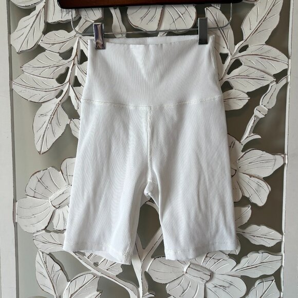 aerie Pants - Aerie Offline 7" White Ribbed Bike Short - NWOT